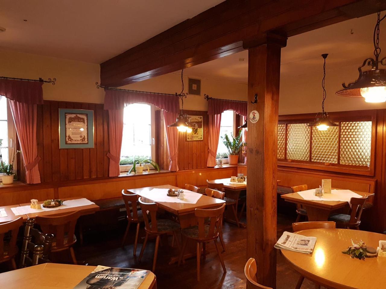 Landgasthof "Zur Linde" Irmelshausen Esterno foto