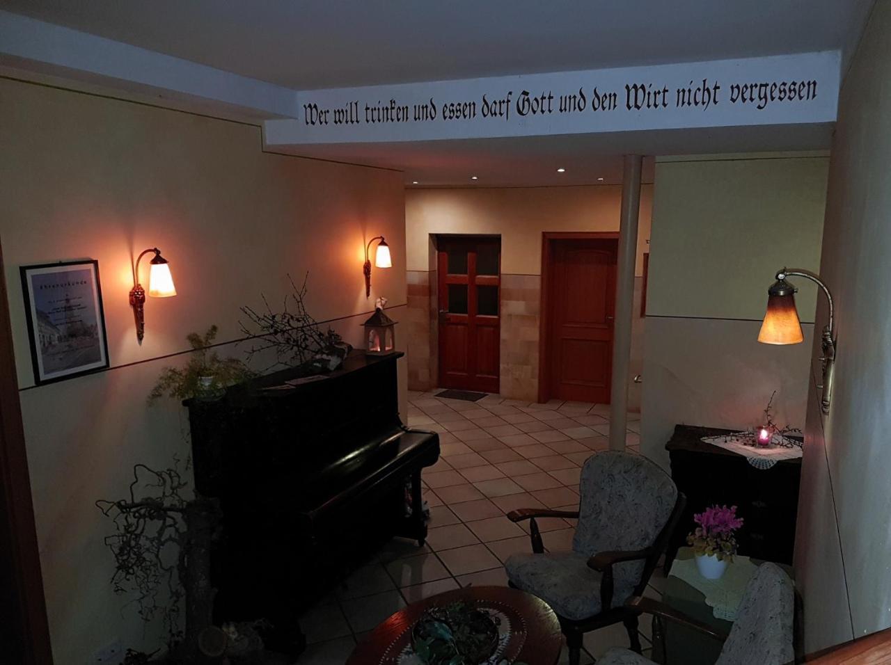 Landgasthof "Zur Linde" Irmelshausen Esterno foto
